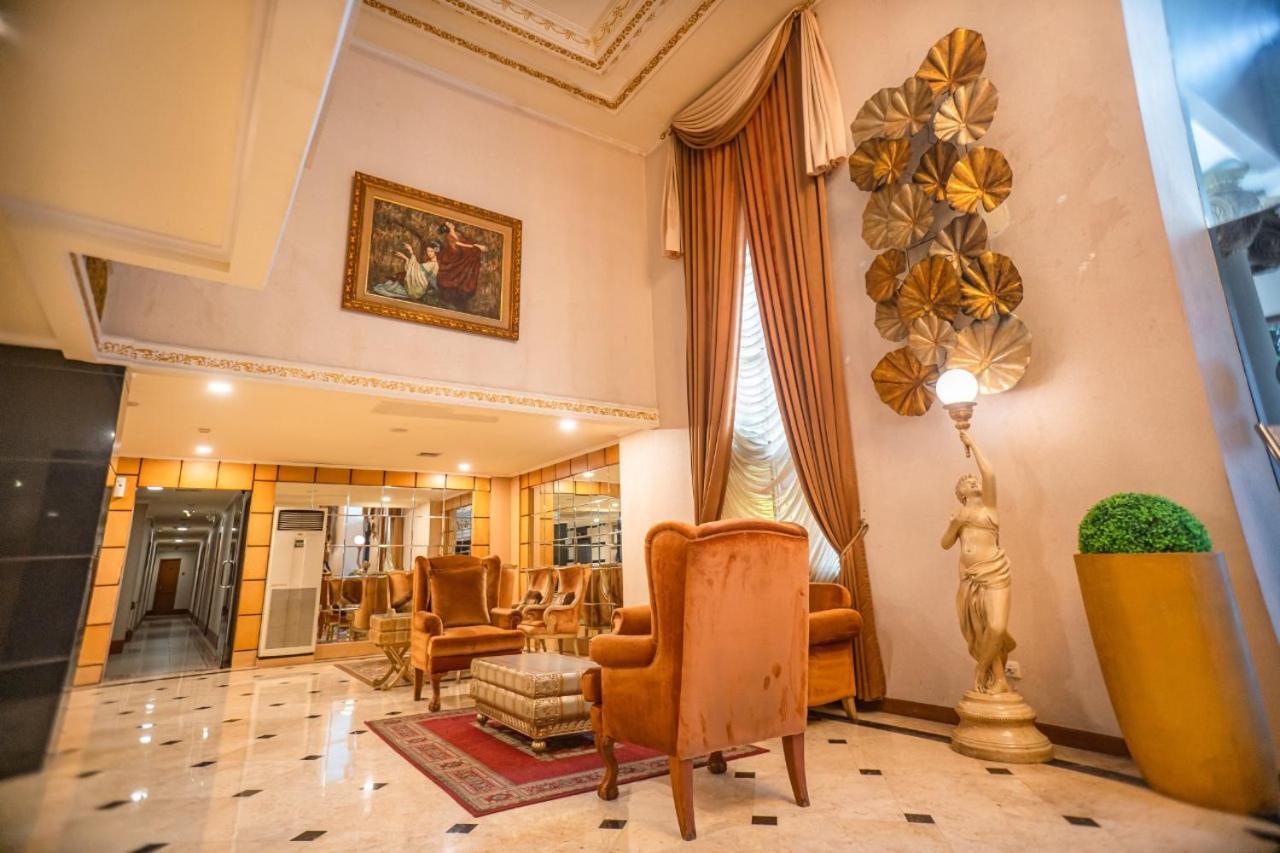 Olympic Hotel Jakarta Buitenkant foto