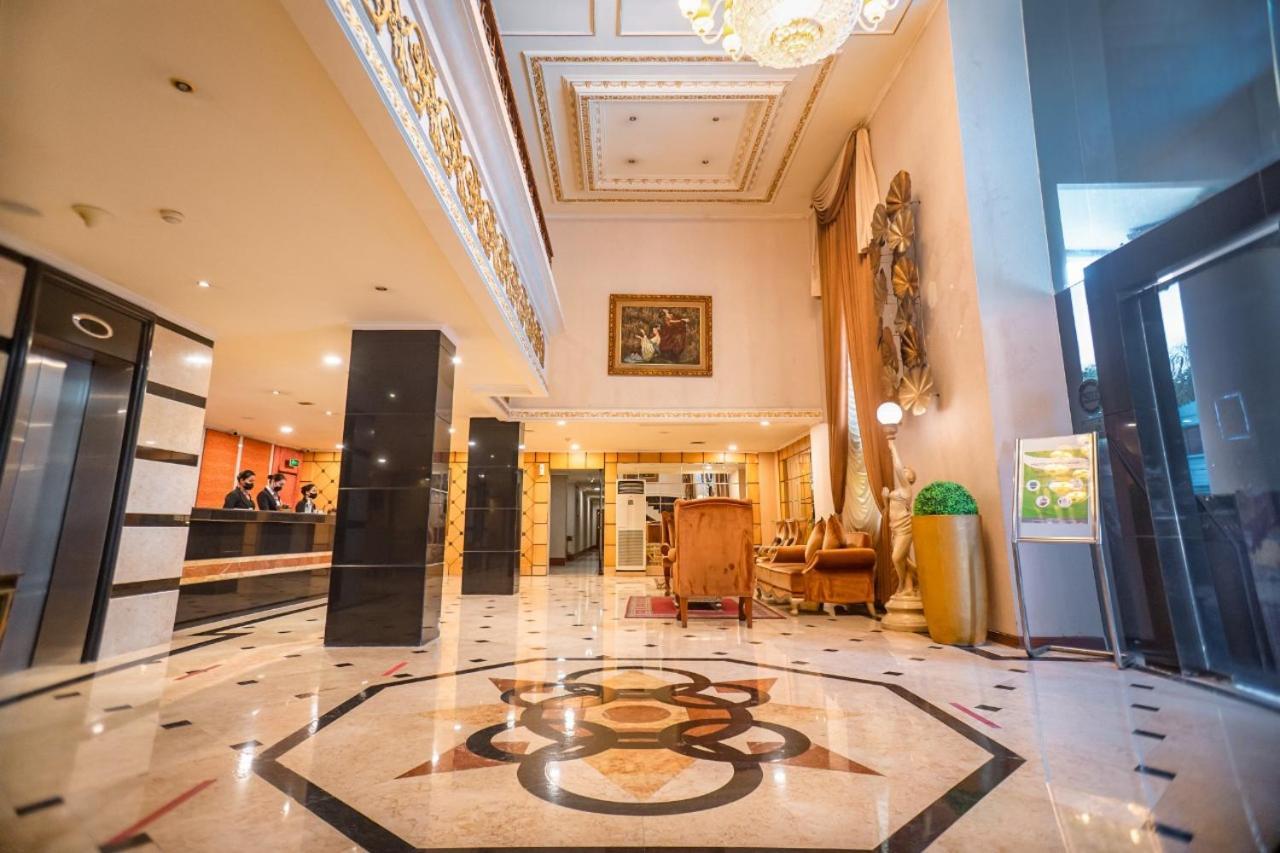Olympic Hotel Jakarta Buitenkant foto