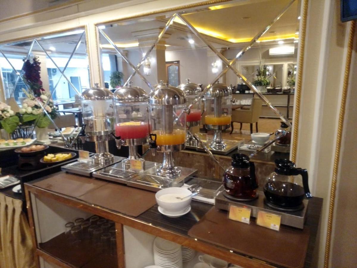 Olympic Hotel Jakarta Buitenkant foto