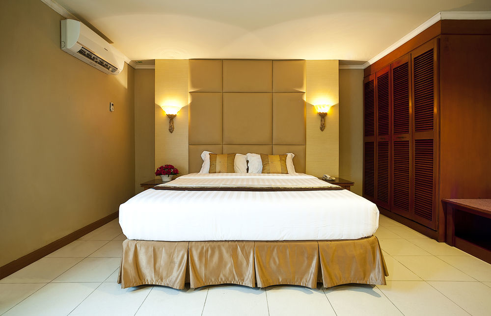 Olympic Hotel Jakarta Buitenkant foto
