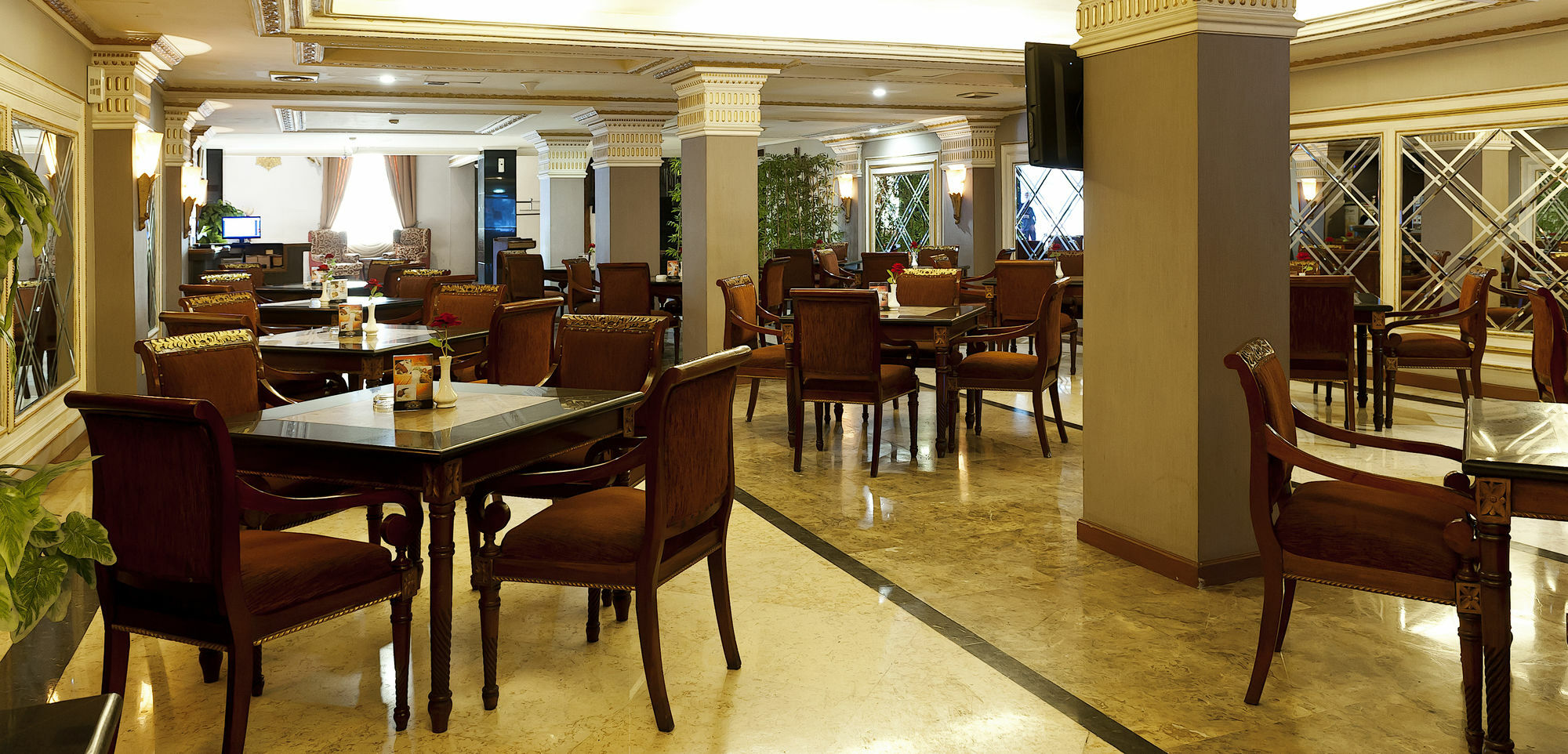 Olympic Hotel Jakarta Buitenkant foto